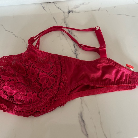 Triumph Bra 38C - Picture 1 of 5